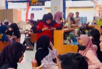 1759924043094-pelanggan-memadati-toko-88-cell-bone-agung-pramonodetiksulsel-1759917780556_169