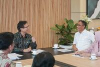 1760096782046-gubernur-sulteng-anwar-hafid-saat-menemui-menkes-budi-gunadi-sadikin-dokumen-istimewa-1760088907584_169