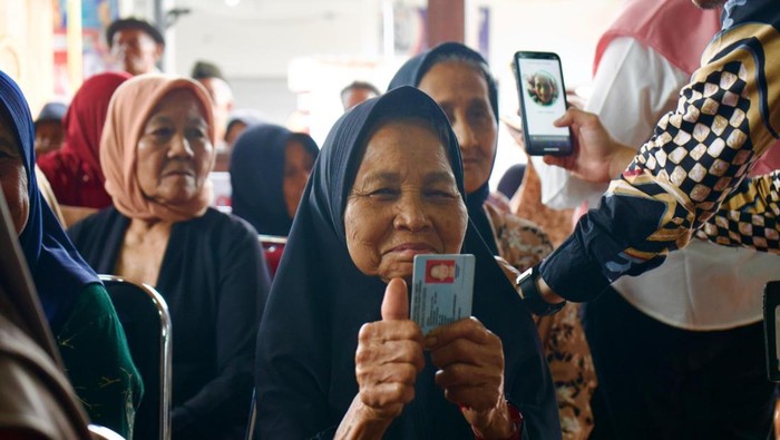 1761413975485-kementerian-pan-rb-perkuat-sinergi-instansi-lewat-uji-coba-digital-bansos-1758265958381_169