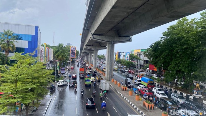 1761500670714-ilustrasi-cuaca-hujan-di-kota-makassar-6_169