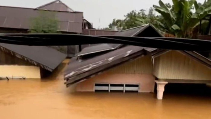 1761500692877-banjir-tolitoli-1761478110188_169