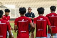 1761544022444-httpschatgptcomc68ef52a3-94bc-8320-bd78-757c7b42d07etextbersemangat20dengan20judul3a-garuda20muda20panaskan20mesin2c20timnas20-1760523570446_169