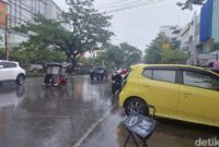 1761630563483-ilustrasi-cuaca-hujan-di-kota-makassar_169