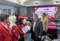 1761652069531-penyerahan-simbolis-beasiswa-untuk-mahasiswa-pertanian-unhas-usai-penandatanganan-mou-unhas-dan-jhl-group-1761635544965_169