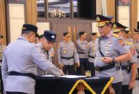 1761759990824-irjen-djuhandhani-rahardjo-resmi-menjabat-sebagai-kapolda-sulawesi-selatan-sulsel-usai-dilantik-sore-ini-dokumen-polri-1761742941419_169