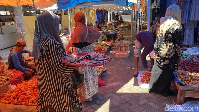 1761825063373-kondisi-lapak-pedagang-pasar-lakessi-parepare-yang-dipindahkan-1761805512316_169