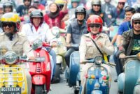 1761846493965-gubernur-dan-wagub-sulsel-andi-sudirman-sulaiman-fatmawati-rusdi-kompak-naik-vespa-1761823635725_169
