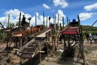 1761846833533-lokasi-tambang-emas-ilegal-yang-didanai-oknum-kades-di-boalemo-1761824737882_169