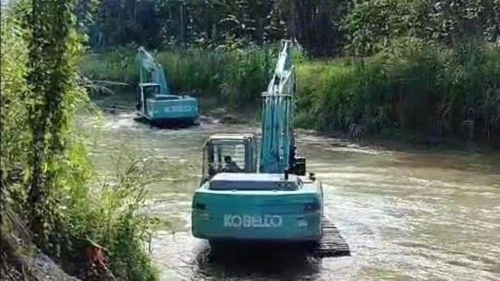 1761889927877-pemprov-sulsel-melakukan-normalisasi-sungai-suli-di-luwu-demi-cegah-banjir-1761874696408_169