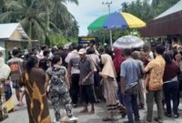 1761911275288-warga-memadati-lokasi-bocah-tk-tewas-tertabrak-di-banggai-1761896195486_169