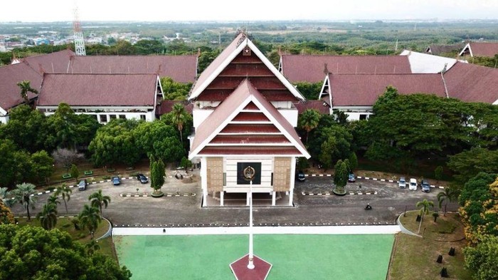 1762083855935-kantor-gubernur-sulsel-1753328783081_169