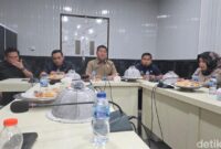 1762256927696-dprd-parepare-menggelar-rapat-koordinasi-terkait-interpelasi-yang-dihadiri-wali-kota-parepare-tasming-hamid-1762247626305_169