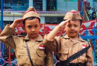 1762451199506-siswa-tk-di-cimahi-pawai-memperingati-hari-pahlawan-pada-jumat-101120230_169