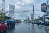 1762494700423-ilustrasi-cuaca-hujan-di-kota-makassar-8_169