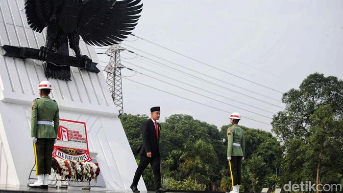 1762537431127-wapres-gibran-pimpin-upacara-hari-pahlawan-6_169