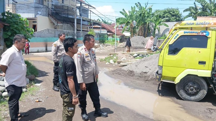 1762537712920-lokasi-pria-tikam-ponakan-hingga-tewas-di-makassar-1762511764421_169