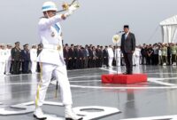 1762624007075-ketua-mpr-peringati-hari-pahlawan-di-kri-semarang_169