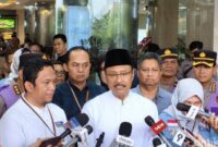 1762624330171-mensos-gus-ipul-menjenguk-korban-ledakan-sman-72-jakarta-yang-dirawat-di-rumah-sakit-yarsi-1762592863896_169