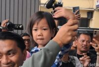 1762688871838-balita-bernama-bilqis-4-tiba-di-makassar-usai-dilaporkan-hilang-dan-ditemukan-di-jambi-1762670247948_169