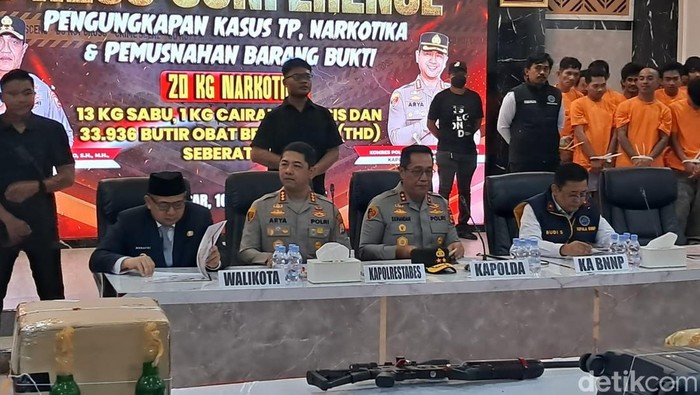 1762775854420-konferensi-pers-kasus-narkoba-di-sulsel-1762754854490_169