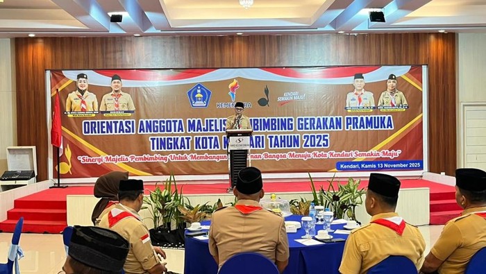 1763034478032-wawali-kota-kendari-sudirman-menegaskan-pentingnya-peran-strategis-majelis-pembimbing-cabang-mabicab-gerakan-pramuka-dalam-mem-1763017054850_169