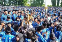 1763358682285-gubernur-sulsel-andi-sudirman-sulaiman-melantik-4047-pppk-tahap-2-dan-paruh-waktu-1763352348863_169