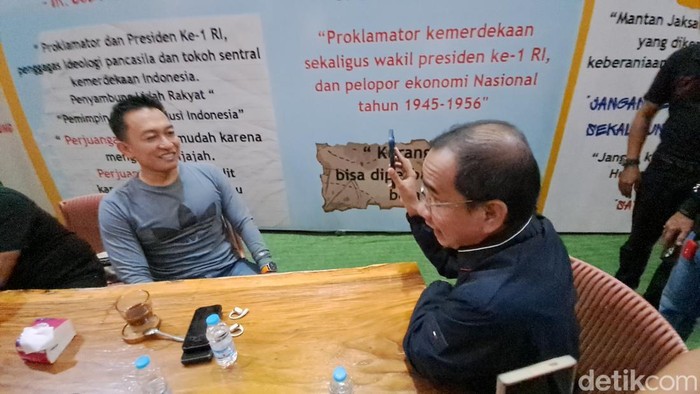 1763358904012-anggota-komisi-iii-dpr-ri-rudianto-lallo-rl-melakukan-video-call-dengan-wakapolri-komjen-dedi-prasetyo-dan-wakil-ketua-komisi--1763300956891_169