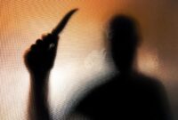 1763380126455-ilustrasi-kejahatan-dengan-pisau_169