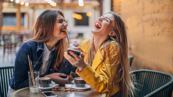 1763401329338-ilustrasi-tertawa-1_169