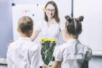 1763401358874-ilustrasi-hadiah-untuk-guru-1763096436553_169