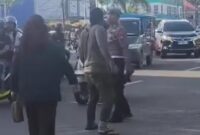 1763485572569-polantas-di-maros-nyaris-dipukul-pengendara-motor-1763433881051_169