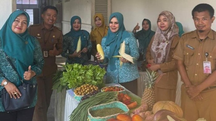1763485586092-stan-dinas-pertanian-takalar-di-festival-tematik-b2sa-pangan-lokal-tingkat-sulsel-di-gedung-mulo-makassar-1763474573436_169