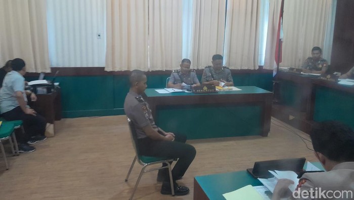 1763528812245-bripda-f-menjalani-sidang-kode-etik-di-mapolda-sulsel_169