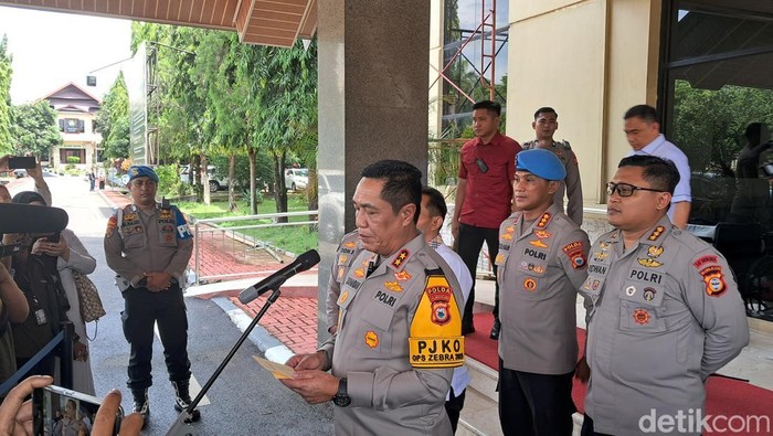 1763550373112-kapolda-sulsel-irjen-djuhandhani-rahardjo-puro-1763527268111_169