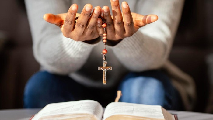 1763615253368-doa-rosario-1759925312872_169