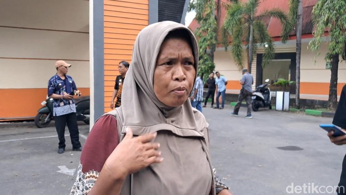 1763658368062-ati-45-warga-kelurahan-lembo-kecamatan-tallo-makassar-1763643386872_169