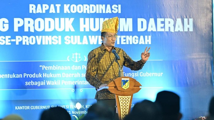 1763744790498-menteri-hukum-menkum-supratman-andi-agtas-saat-menghadiri-rapat-koordinasi-bidang-produk-hukum-daerah-se-sulteng-di-gedung-pog-1763728552874_169