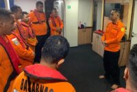 1763787962069-tim-sar-melakukan-pencarian-nakhoda-hingga-abk-km-maluku-prima-makmur-03-1763778763458_169