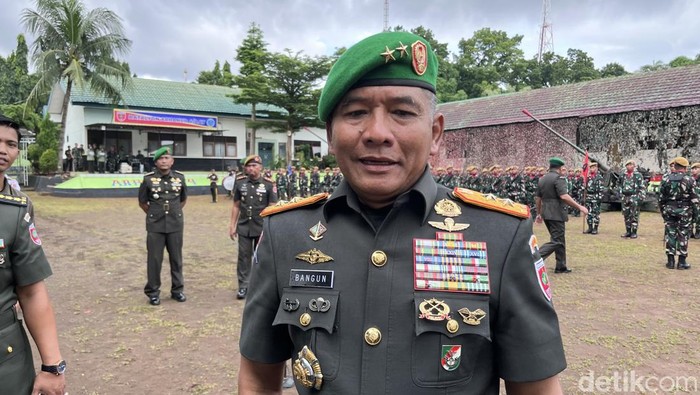 1763960785569-pangdam-xivhasanuddin-mayjen-tni-bangun-nawoko-1763958780304_169