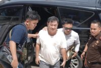 1764155197001-tony-gosal-alias-welly-buronan-kasus-pemalsuan-dokumen-perusahaan-di-papua-ditangkap-di-makassar-1764143734814_169