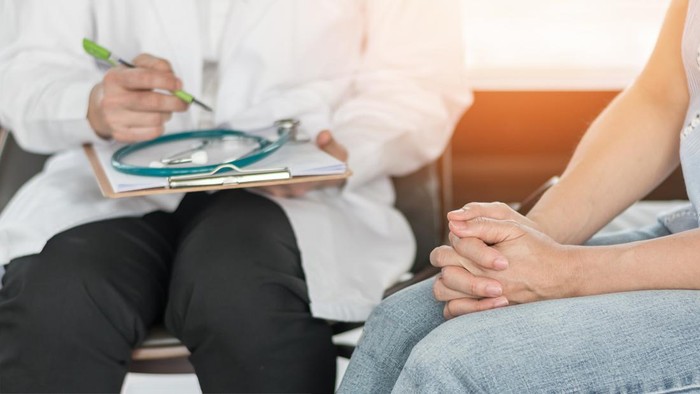 1764155209082-ilustrasi-dokter-dengan-pasien-1744783009967_169