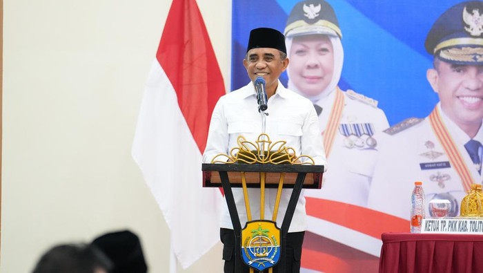 1764176839409-gubernur-sulteng-anwar-hafid-saat-menghadiri-rakerda-pemkab-tolitoli-1759480372465_169