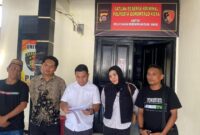 1764263200651-keluarga-korban-pemerkosaan-oleh-8-pemuda-di-gorontalo-saat-melapor-ke-polisi-1764249999210_169