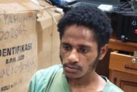 1764500771399-tampang-anggota-kkb-iron-heluka-yang-ditangkap-di-yahukimo-1764478743171_169