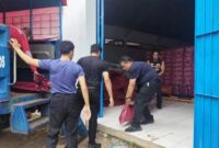 1764652020778-pemprov-sulsel-mengirimkan-bantuan-logistik-untuk-korban-banjir-di-bantaeng-1764647706123_169