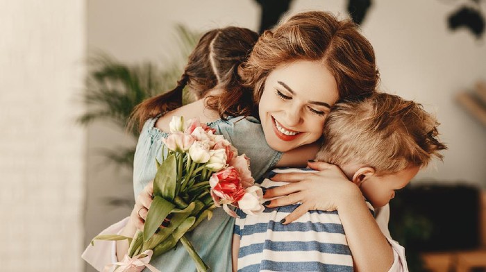 1764695252948-sinergi-peluk-anak_169