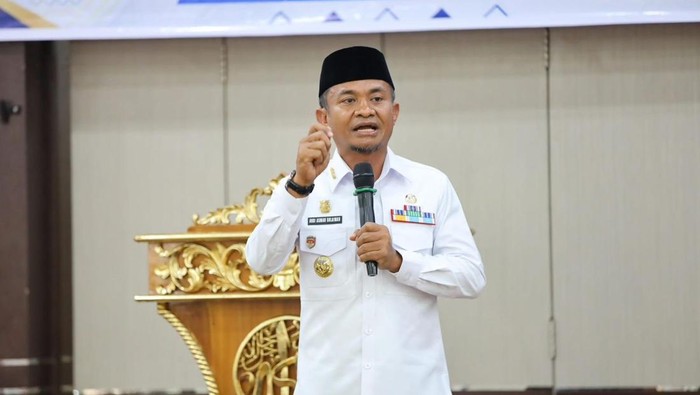 1764781635189-bupati-bone-andi-asman-sulaiman-dokumen-istimewa-1758701000693_169