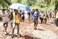 1765019169579-dinas-bina-marga-dan-bina-konstruksi-sulsel-melakukan-kunjungan-di-desa-kawata-dan-parumpanai-kecamatan-wasuponda-kabupaten-lu-1765002669657_169