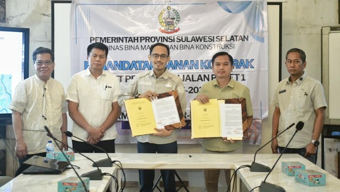 1765105593870-pemprov-sulsel-menekan-kontrak-kerja-sama-perbaikan-jalan-sepanjang-805-km-senilai-rp-143-triliun-mulai-tahun-ini-1765099428547_169