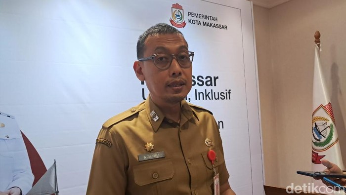 1765105594359-sekda-makassar-andi-zulkifly-1755597186728_169